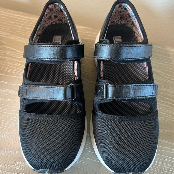 NWOT, Drew Solo Maryjane Double Strap Orthopedic Sneakers - Picture 3 of 10